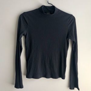 Uniqlo Black Turtle Neck Long Sleeve Shirt